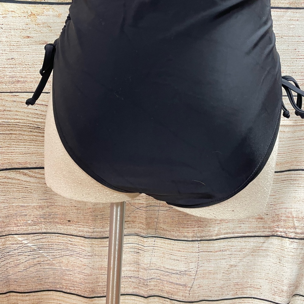 Black bathing suit 😎 - Picture 8 of 9